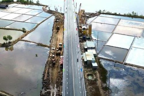 Khẩn trương hoàn thành những hạng mục cuối của cầu Gành Hào