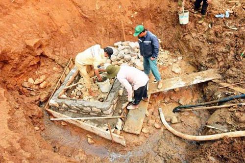 Khơi giếng xưa, giữ mạch làng