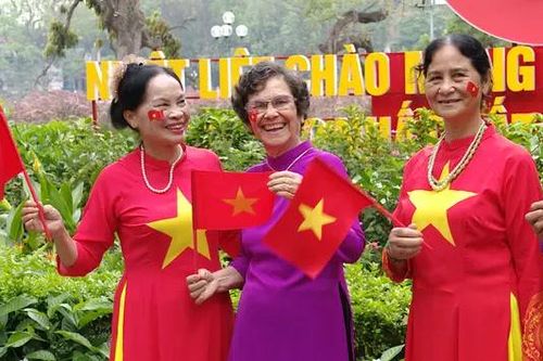 Người dân háo hức mừng ngày hội hòa bình, thống nhất