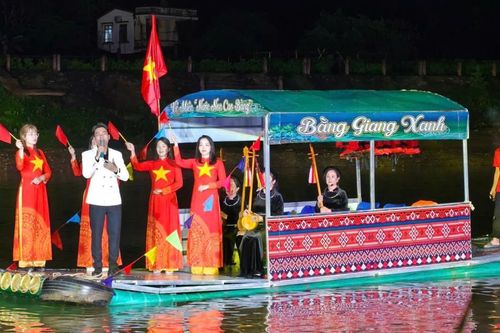 Thành phố thử nghiệm hoạt động nghệ thuật hát Then trên sông Bằng