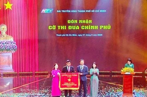 Đài truyền hình TP Hồ Chí Minh đón nhận Huân chương Lao động hạng Nhất