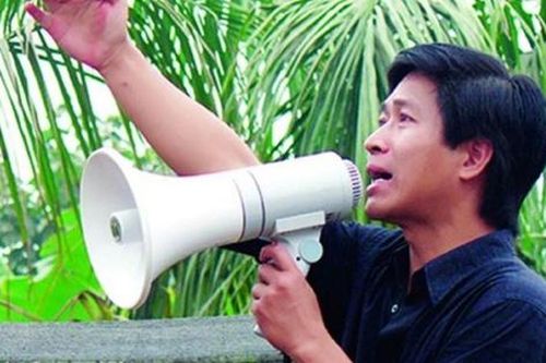 Nam diễn viên '12A và 4H': Chuyện đời đẫm nước mắt, tuổi U70 vẫn đồng hành bên con trai mắc bệnh hiếm gặp
