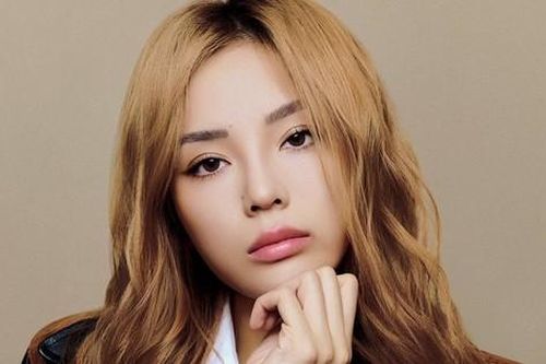 Cho em út SNSD 'mượn giọng', Hoa hậu Kỳ Duyên đã gặp ngay 'gáo nước lạnh'