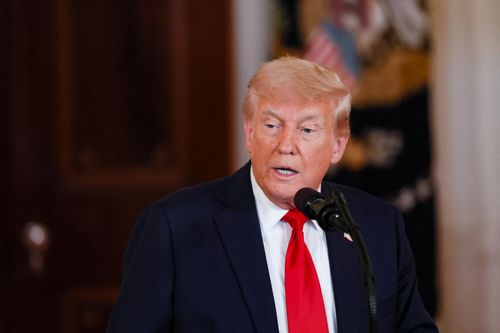 Ông Trump 'gọi vốn' 8.000 tỷ USD vào Mỹ sau 100 ngày làm tổng thống