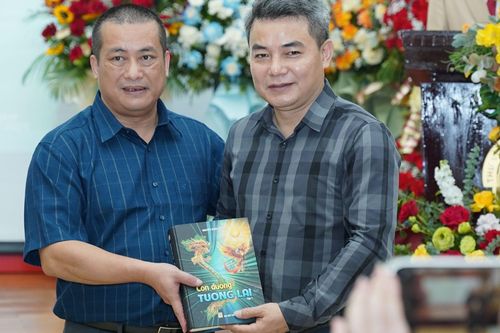 'Con đường tương lai'