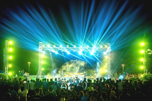 Măng Đen bùng cháy trong đêm nhạc Rock tri ân du khách
