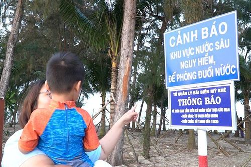 Cảnh báo nguy cơ đuối nước khi tắm biển