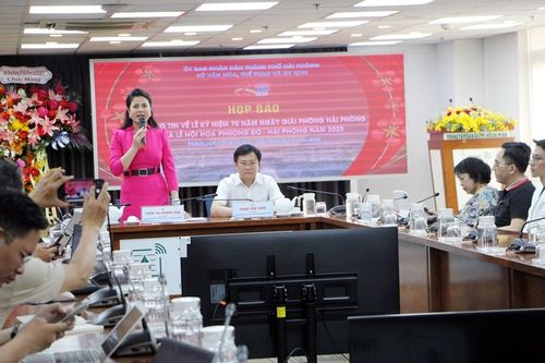 Lễ hội Hoa Phượng Đỏ quy mô lớn nhất từ trước đến nay nhân kỷ niệm 70 năm Ngày Giải phóng