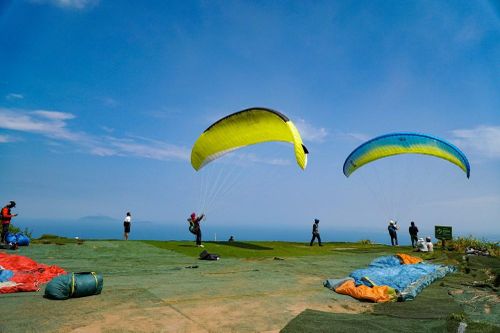 Danh sách các đơn vị đủ điều kiện kinh doanh dịch vụ dù lượn không động cơ tại bán đảo Sơn Trà