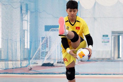 Đội tuyển futsal nữ Việt Nam tập buổi đầu tiên tại Trung Quốc