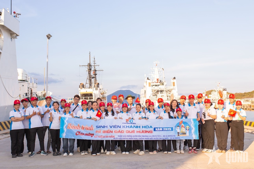 Sinh viên Khánh Hòa với biển, đảo quê hương