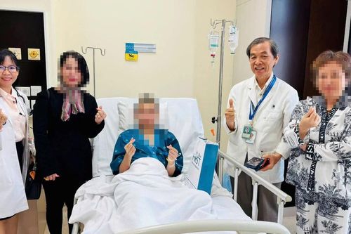 Cứu sống bệnh nhân Campuchia bị dị tật bẩm sinh hệ thần kinh trung ương hiếm gặp