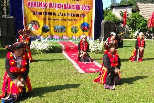 Tuyên Quang: Đặc sắc du lịch Bản Biến năm 2025 ở Lâm Bình