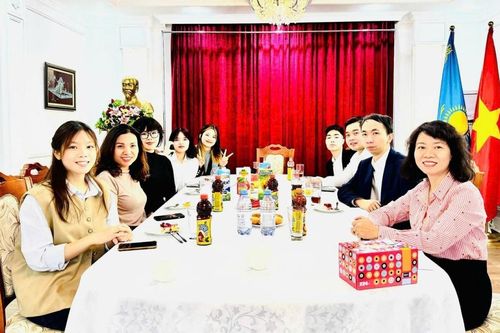 Rộn ràng không khí kỷ niệm 50 năm Ngày Giải phóng miền Nam, thống nhất đất nước tại Kazakhstan