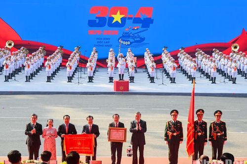 Nửa thế kỷ non sông thống nhất: Mốc son chói lọi - biểu tượng sáng ngời của chủ nghĩa anh hùng cách mạng