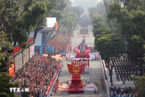 Rộn ràng ngày hội thống nhất non sông trên thành phố mang tên Bác