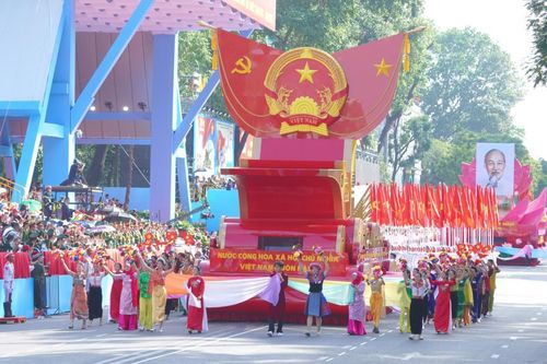 Tinh thần chiến thắng 30/4/1975 tiếp tục truyền lửa cho các thế hệ hôm nay và mai sau