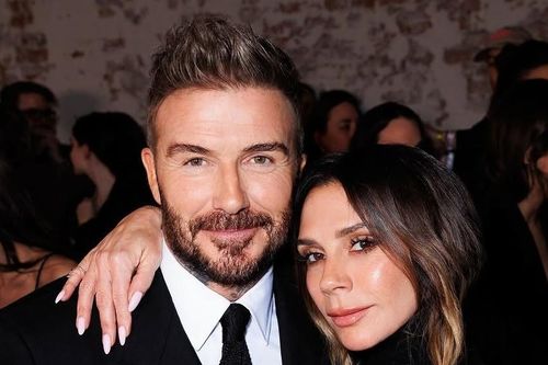 Victoria Beckham nói lời mật ngọt lúc nửa đêm mừng sinh nhật chồng 50 tuổi