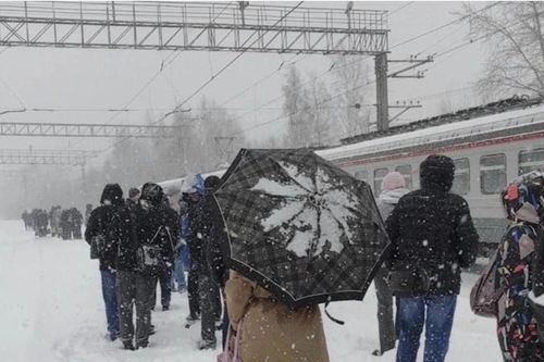 Lần đầu tiên trong 75 năm, tuyết phủ trắng Moscow vào đầu tháng 5