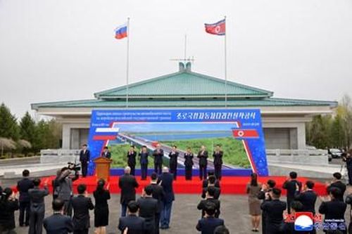 Khởi công xây dựng cầu đường bộ nối liền biên giới Nga- Triều Tiên