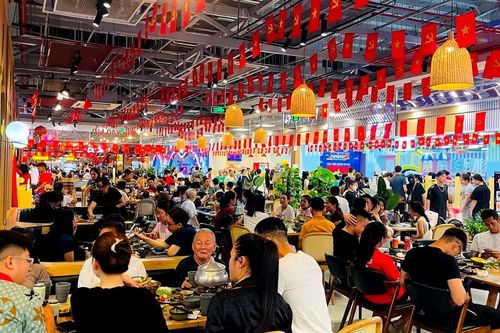 Các điểm vui chơi tại TP. Vinh đông nghịt người dịp nghỉ lễ