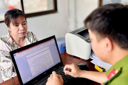Khởi tố nhóm đối tượng buôn lậu đường từ Campuchia về Việt Nam