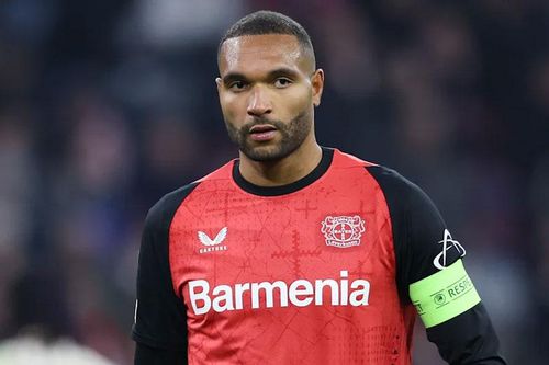 Man Utd nhảy vào cuộc đua giành 'trung vệ thép' giá 0 đồng