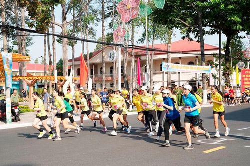 Sôi nổi hoạt động thể dục - thể thao dịp lễ