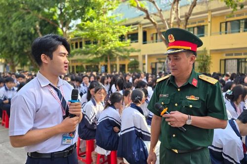 Pleiku: Tuyên truyền tuyển sinh quân sự cho hơn 3.900 học sinh tại 11 trường THPT
