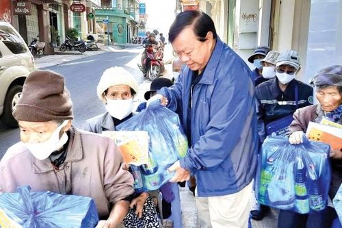 Tình nguyện cống hiến cho xã hội