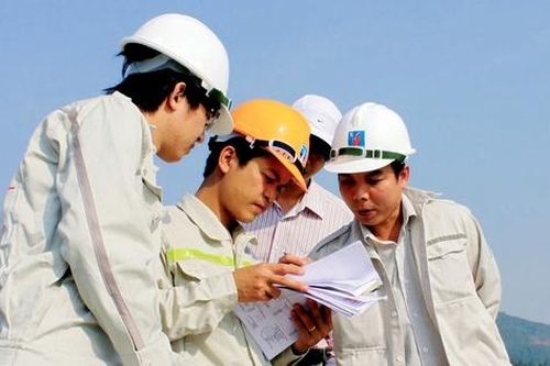 Những người 'đi đầu, về cuối' giữa trùng khơi