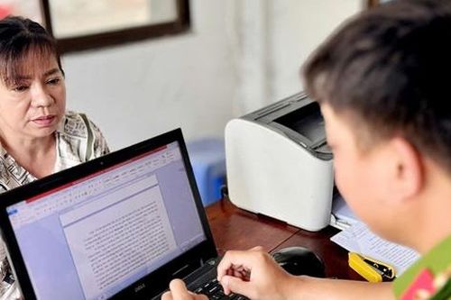 Chở đường thuê, tranh thủ tuồn thêm 2.000 bao thuốc lá lậu qua biên giới