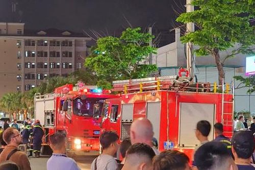 Cháy chung cư ở Đà Nẵng, cư dân hốt hoảng tháo chạy