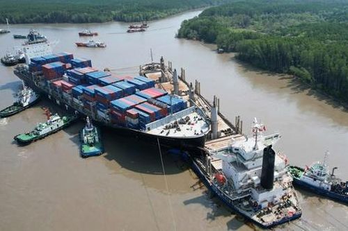 Deputy Minister Nguyen Xuan Sang issued an urgent directive regarding the ship collision