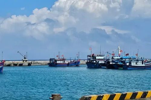 Điểm tựa của ngư dân giữa muôn trùng khơi