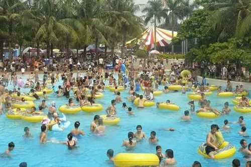 Nhiều khu vui chơi Hà Nội quá tải trong dịp nghỉ lễ 30/4