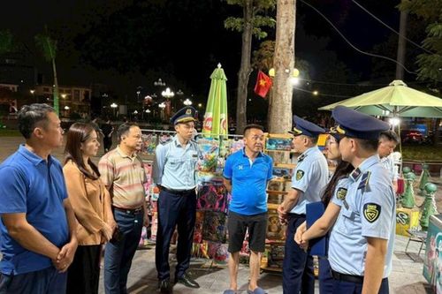 Phát hiện gần 200kg mì chính nghi giả nhãn hiệu MIWON và AJINOMOTO