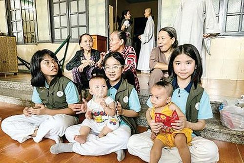 Lớn lên cùng Thành phố nghĩa tình