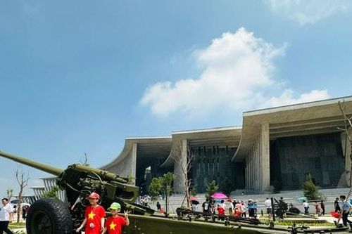 Du lịch Việt Nam: 'Bùng nổ' lượng khách trong kỳ nghỉ lễ 30-4 và 1-5