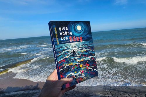 Sống 'Giữa những con sóng'