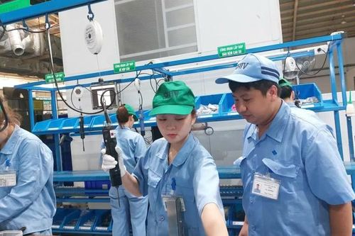 Tạo điều kiện để công nhân lao động phát triển kỹ năng số