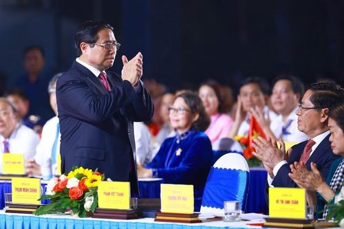 Thủ tướng dự Chương trình chính luận nghệ thuật 'Côn Đảo - Hùng ca ý chí Việt Nam'