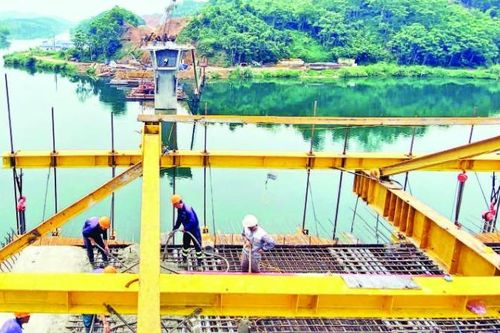 Công trường không nghỉ lễ