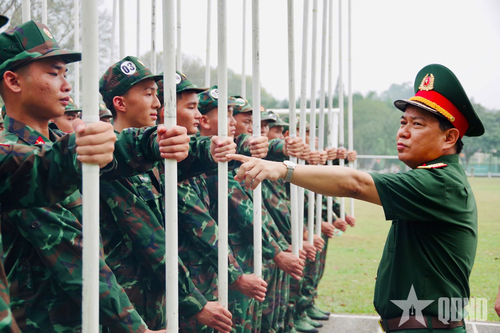 Tiếp nối truyền thống, xây dựng đơn vị vững mạnh toàn diện