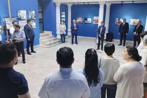 Triển lãm ảnh 'Tình hữu nghị son sắt giữa Uzbekistan và Việt Nam'