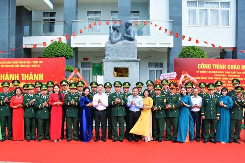 BĐBP Bà Rịa - Vũng Tàu khánh thành Tượng đài 'Bác Hồ với chiến sĩ Biên phòng'
