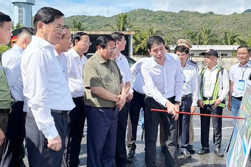 Thủ tướng Phạm Minh Chính làm việc tại Cảng hàng không Côn Đảo