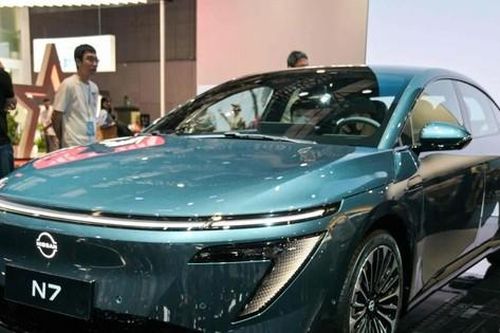 Nissan ra mắt xe điện giá rẻ
