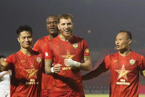Bình Dương thua ngược Hà Tĩnh, tiếp tục sa sút ở V-League