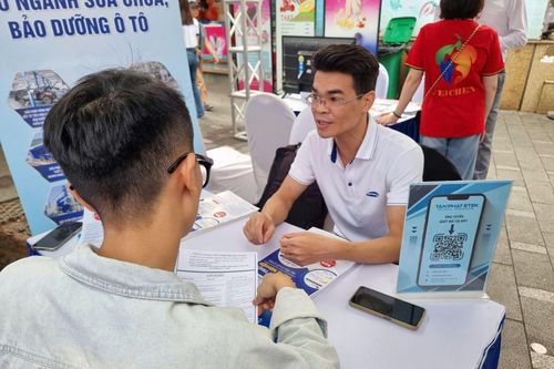 Doanh nghiệp thích nghi với xu hướng 'nhảy việc' của lao động trẻ